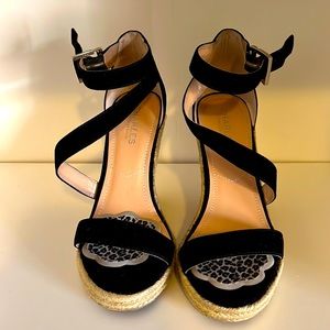 Charles David Black Wedges